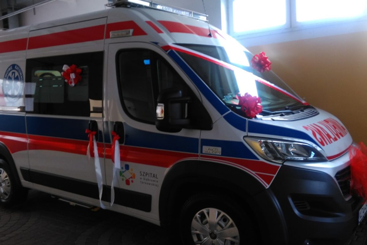 Nowy ambulans dla Pogotowia Ratunkowego w Dąbrowie Tarnowskiej